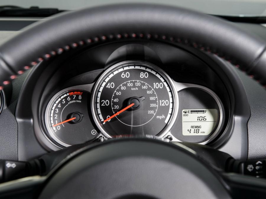  Mazda2 Sport Colour 2014 года  (фото 3 из 12)